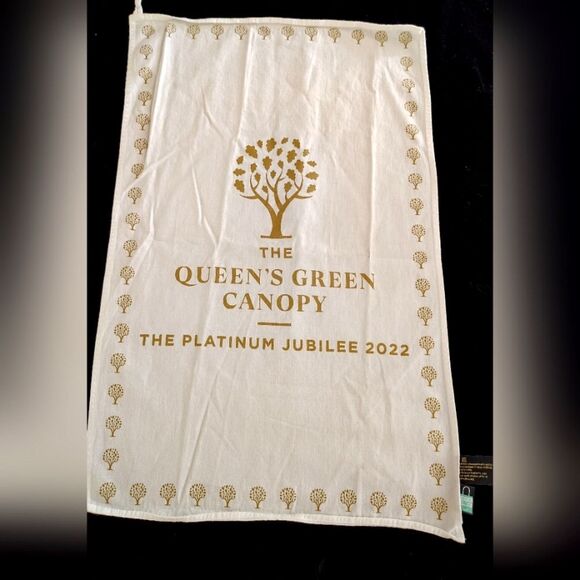 Queen Elizabeth Platinum Jubilee Kitchen Linen Tea Towels 2022 NWOT - Picture 5 of 11